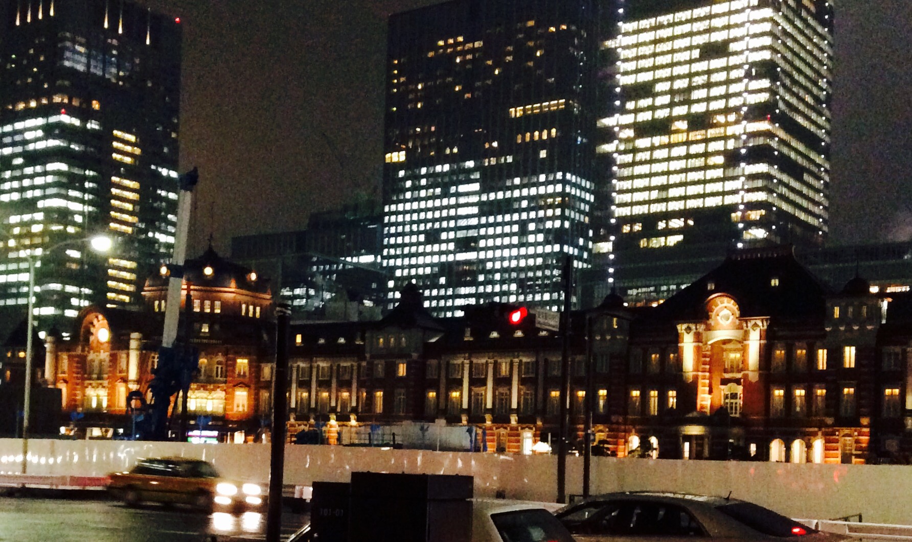 夜の東京丸の内駅舎