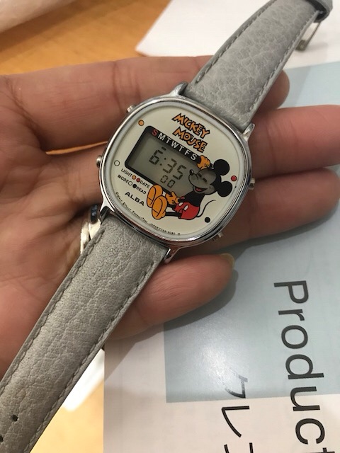 年代物のデジタルミッキー時計