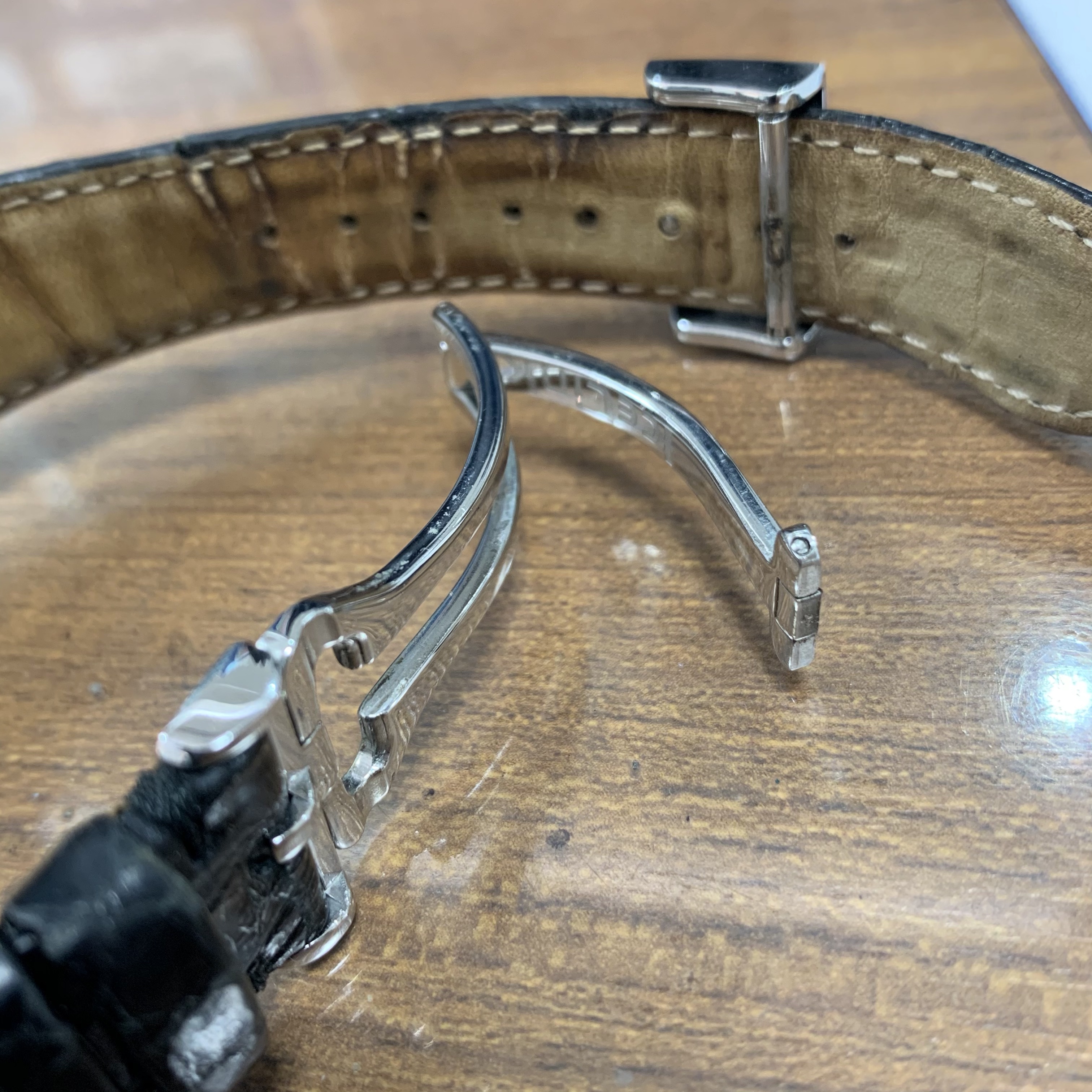 時計ベルトの破損修理