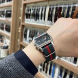 デュアルタイムの時計